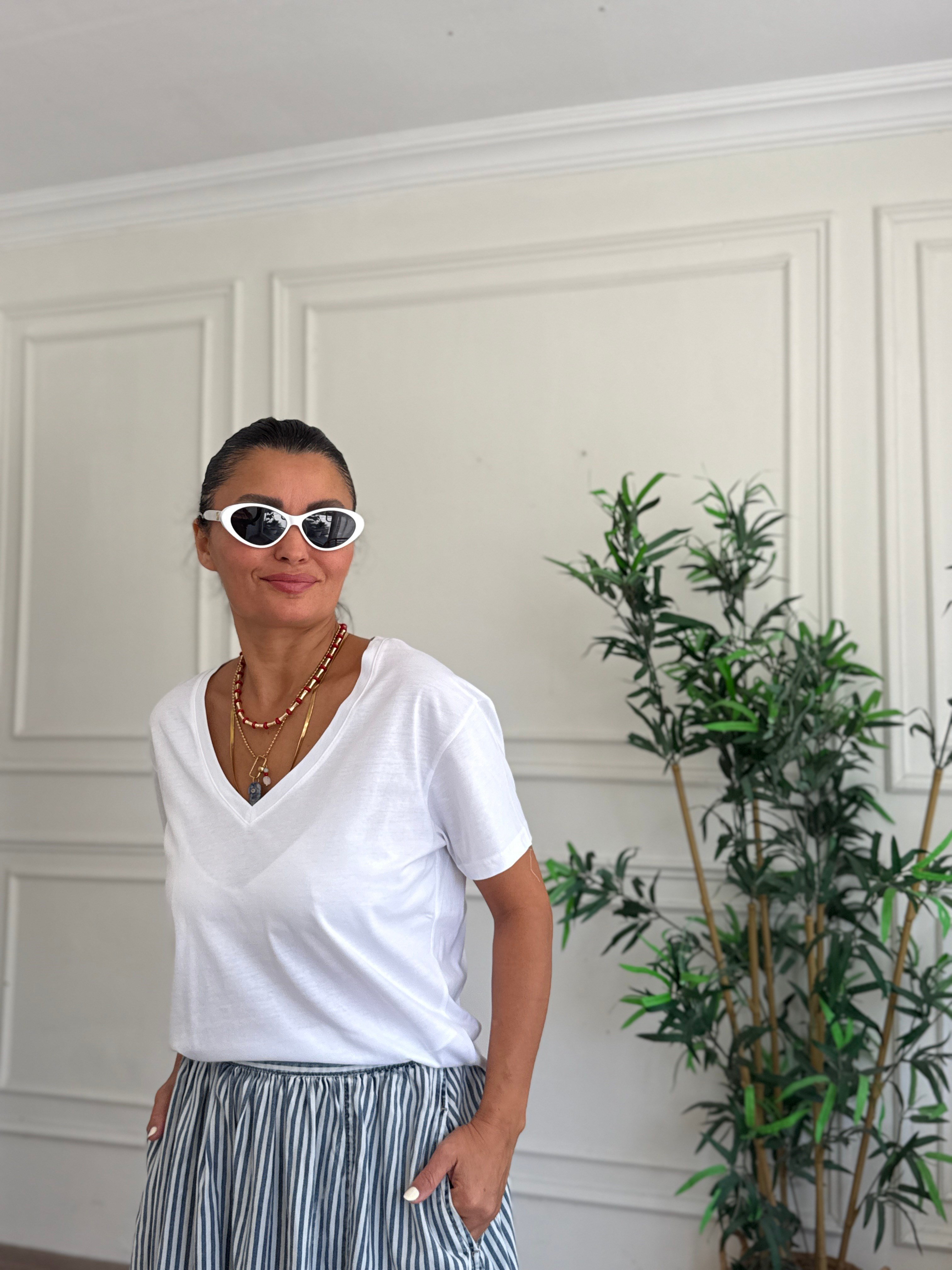 V Yaka T-shirt Beyaz