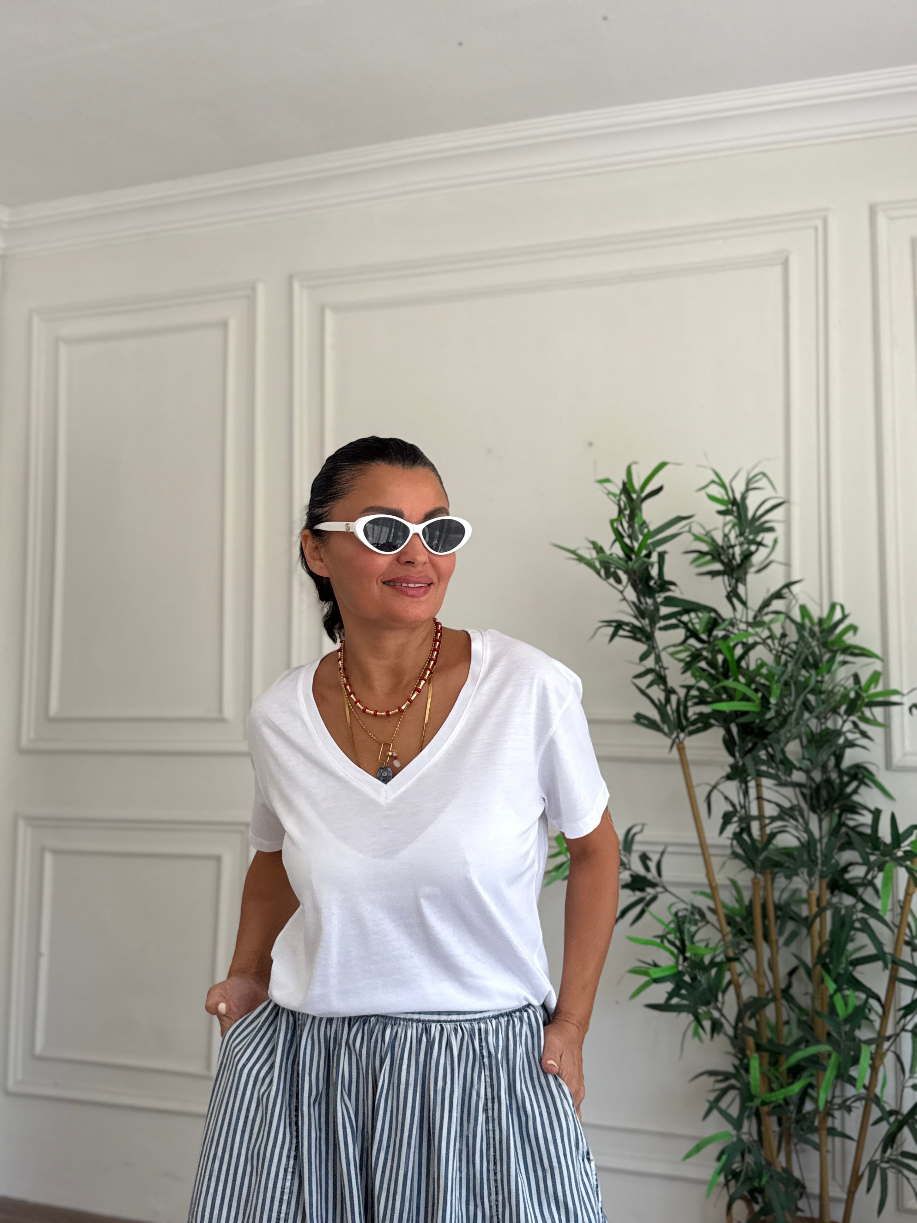 V Yaka T-shirt Beyaz