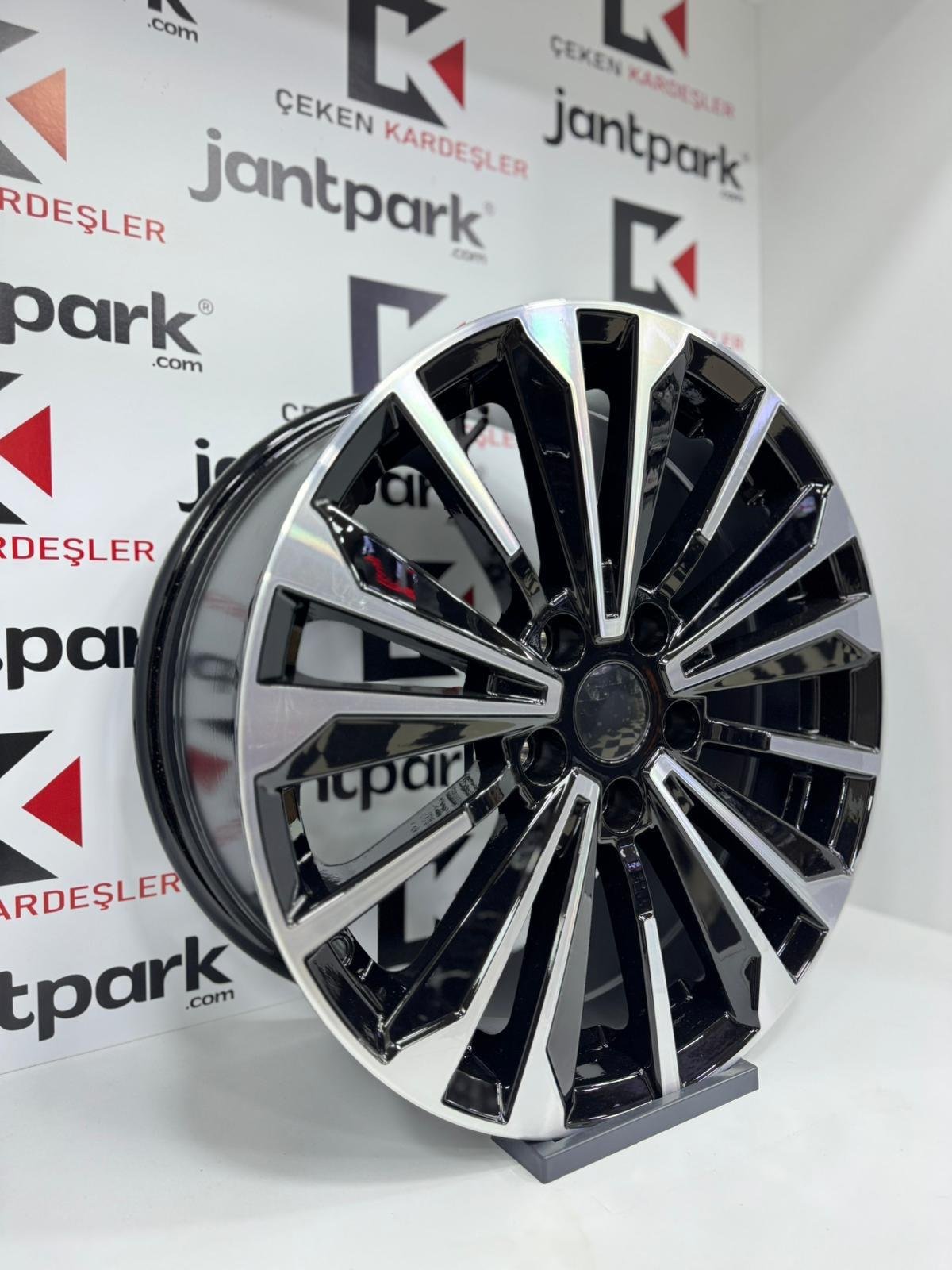 17'' 5x114.3 YENİ TOYOTA COROLLA BLACK DİAMOND RENK JANT MODELİ