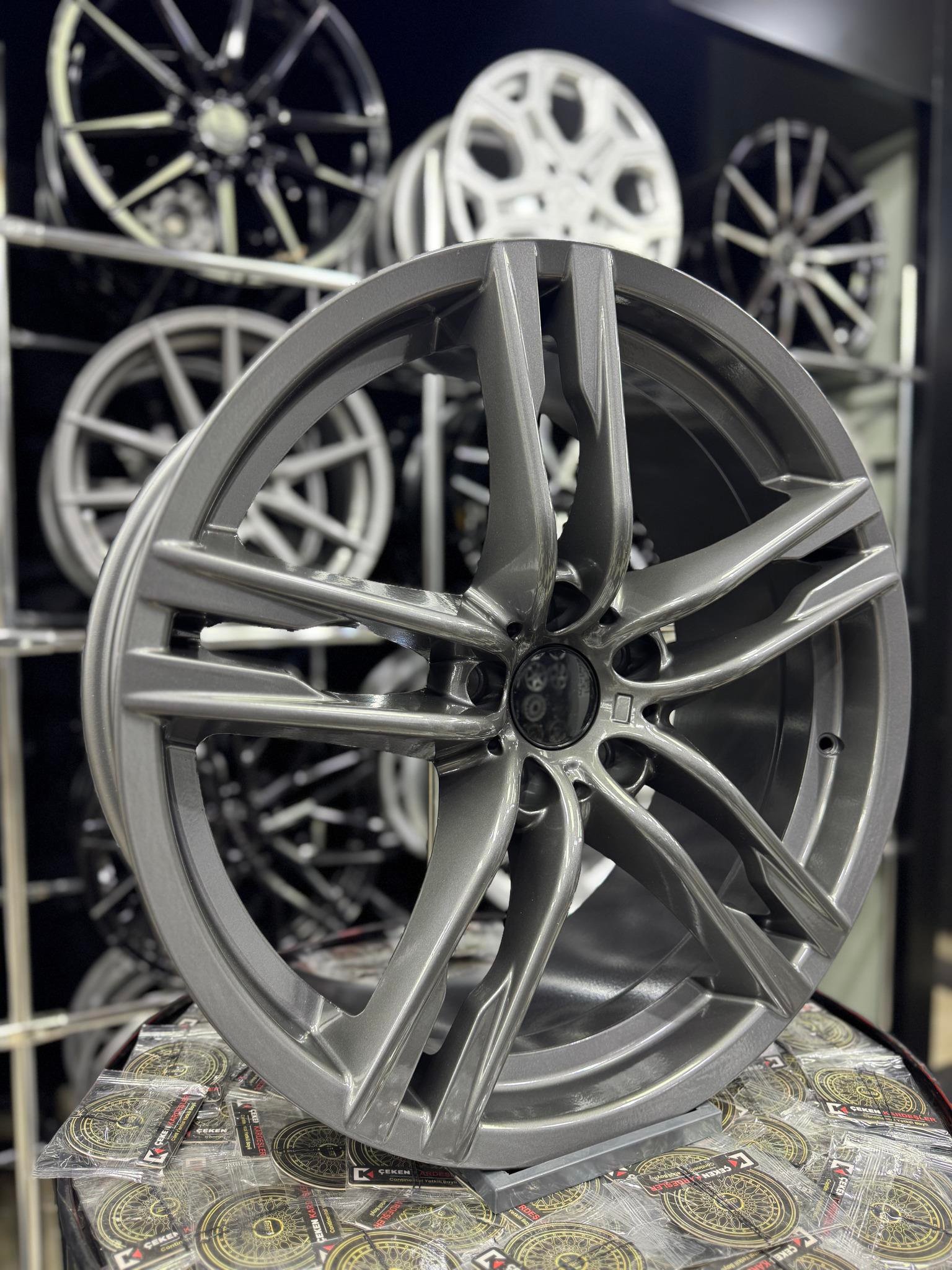 20'' 5x120 BMW 6.40 DIŞA DÖNÜK GUNMETAL JANT MODELİ F10 UYUMLU
