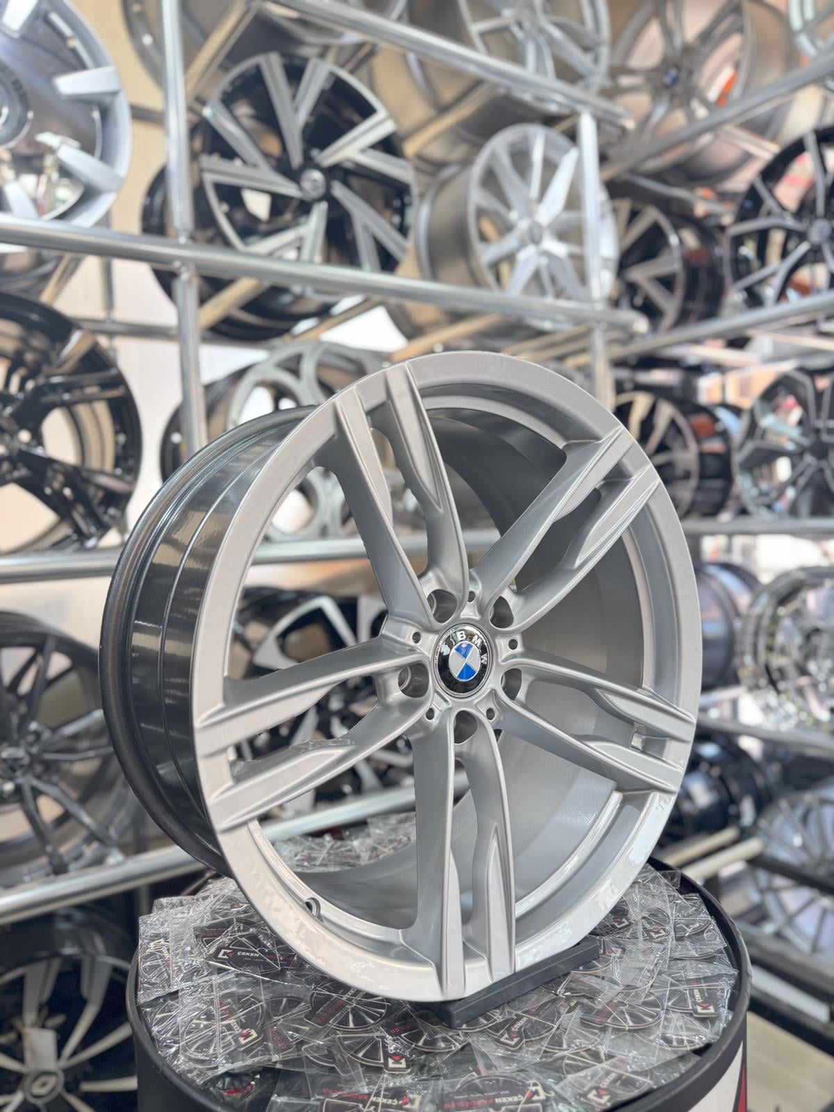 Bmw 6.40 İçe Dönük Jant Modeli