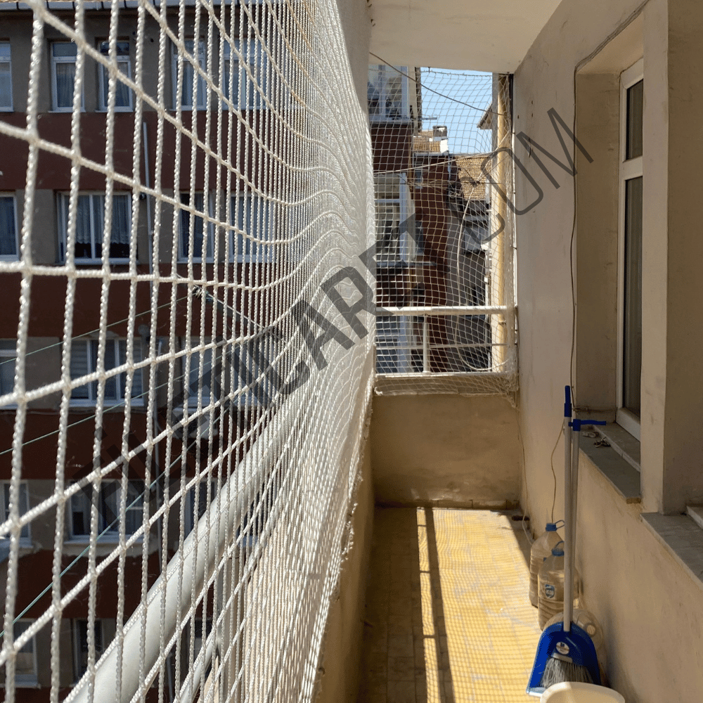 Balkon Kedi Filesi (Kare) - Overloklu - 4x4 gözenek - 2.5mm kalınlık