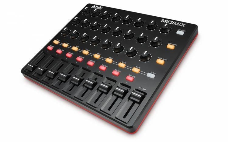 AKAI MIDIMIX / 8 Kanal MIDI Mixer