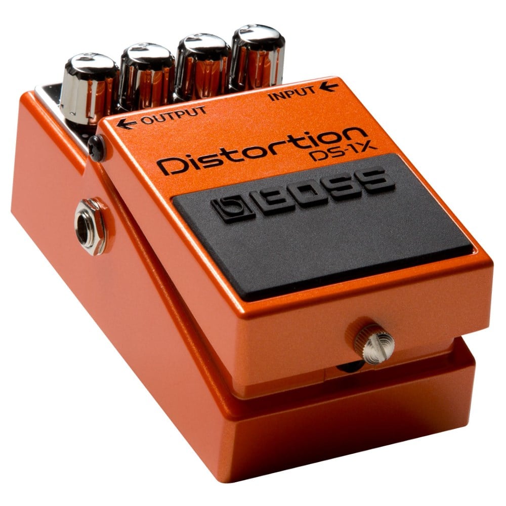 BOSS DS-1X  Kompakt Distortion Efekt Pedalı