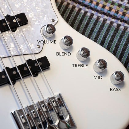 CORT NJS4BK BASS GİTAR, 4 TELLİ, ÇANTALI, SİYAH