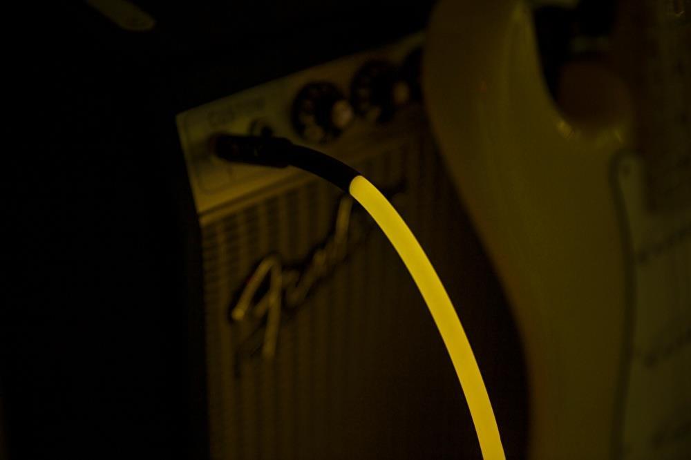 Fender Professional Fosforlu Turuncu 5m Enstrüman Kablosu