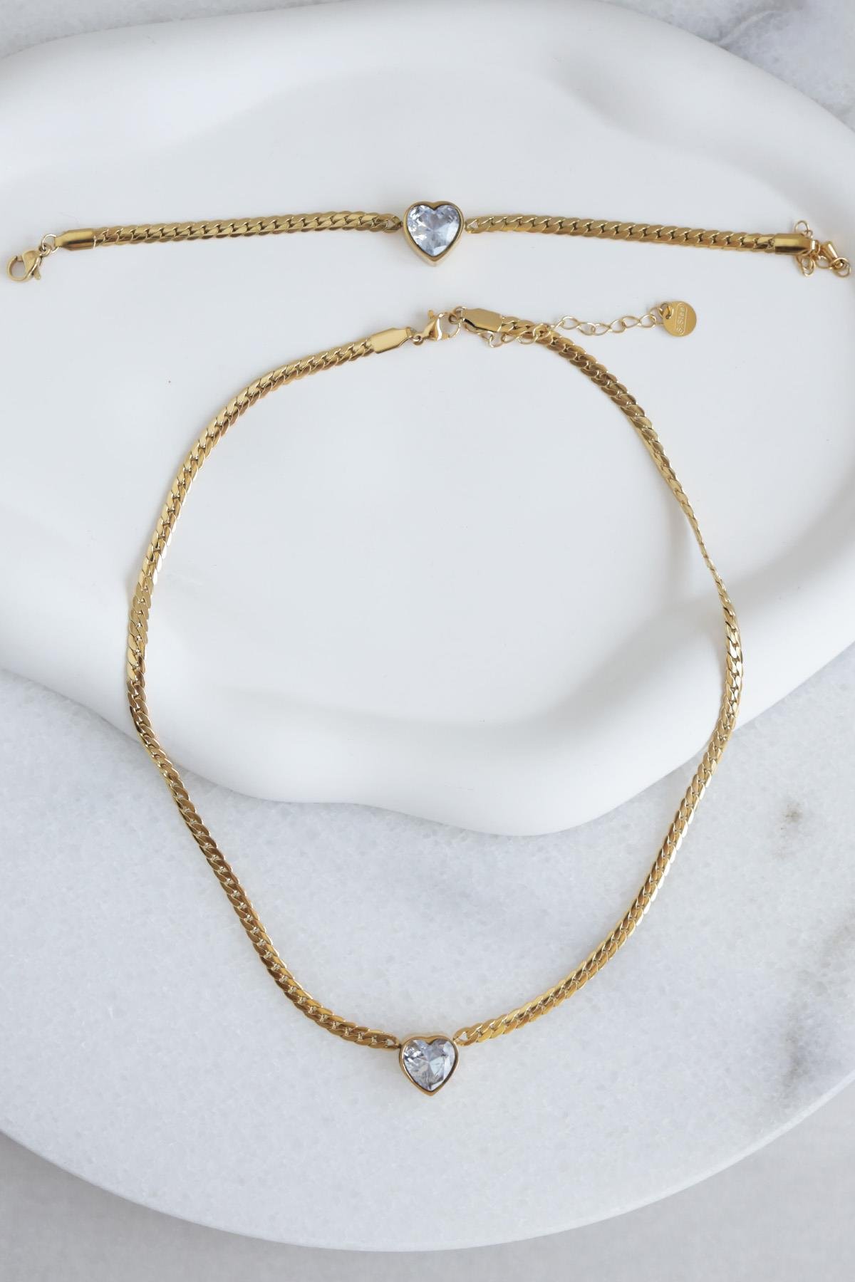 Kalp Detaylı Gold Kaplama Minimalist Set