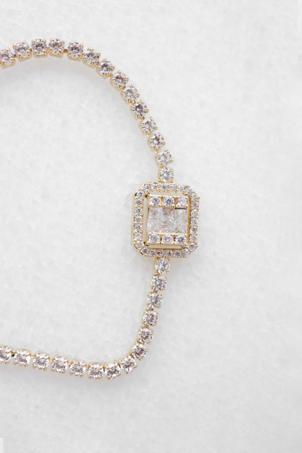 Minimal Kristal Taşlı Gold Şık Bileklik