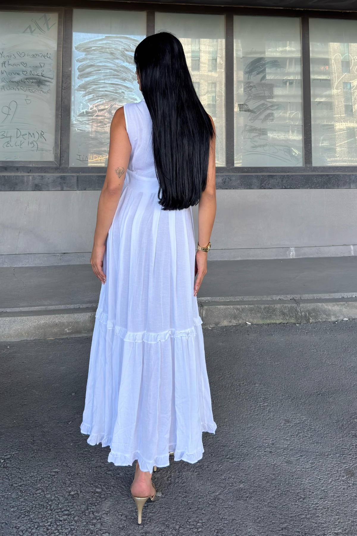 Biyeli Uzun Beyaz Keten Elbise 50321