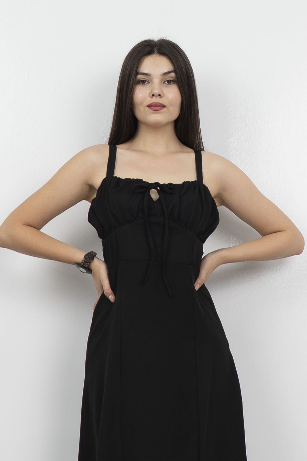 Göğüs Büzgülü Önden Yırtmaçlı Askılı Uzun Elbise 50322