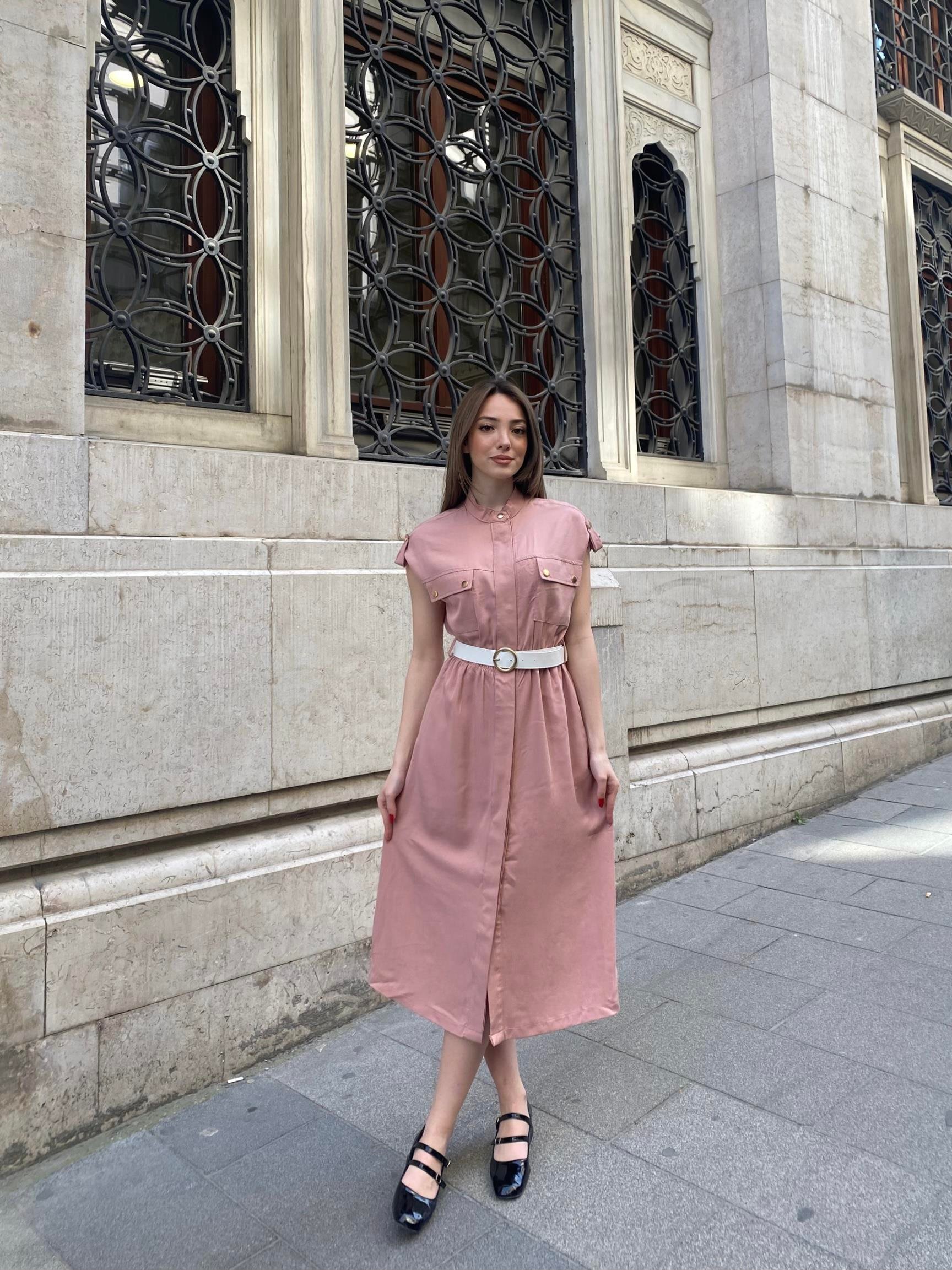 Hakim Yaka Kemerli Düğmeli Uzun Elbise 50311