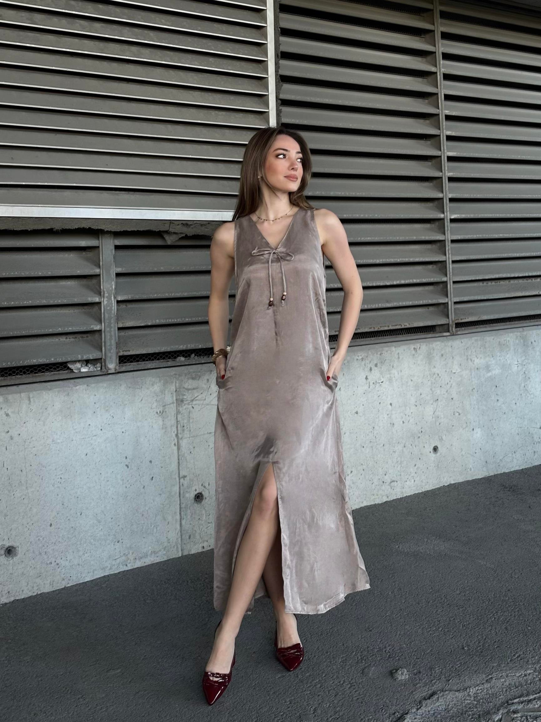 Ön V Yaka Fiyonklu Yırtmaçlı Uzun Elbise 50318