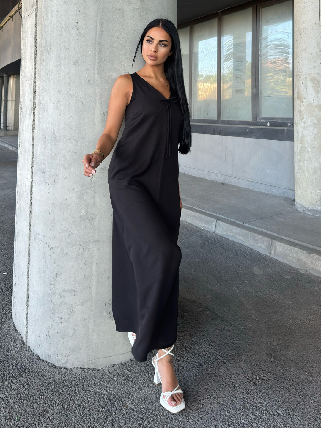 V Yaka Spagetti İp Detaylı Yırtmaçlı Uzun Elbise 50324