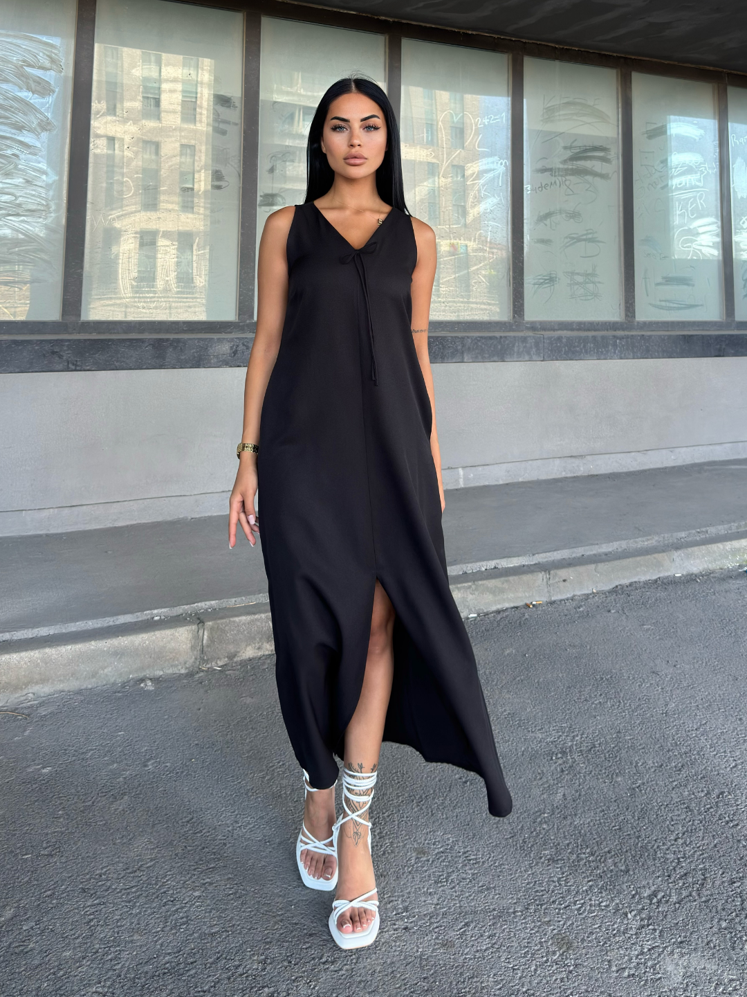 V Yaka Spagetti İp Detaylı Yırtmaçlı Uzun Elbise 50324