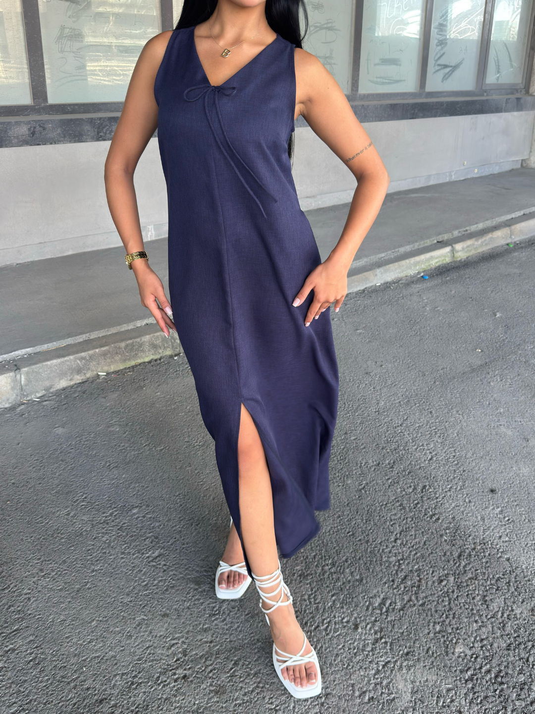 V Yaka Spagetti İp Detaylı Yırtmaçlı Uzun Elbise 50324