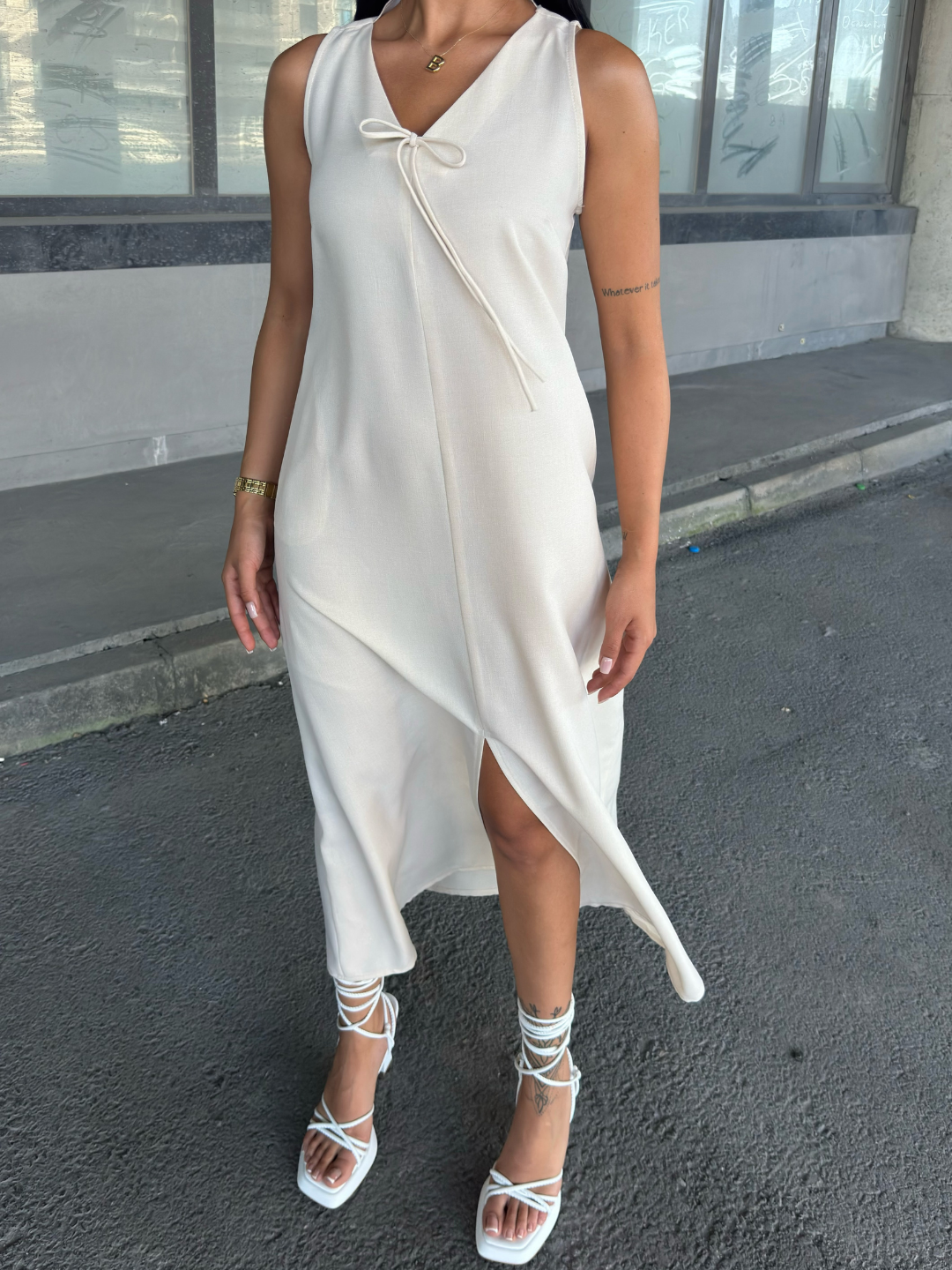 V Yaka Spagetti İp Detaylı Yırtmaçlı Uzun Elbise 50324