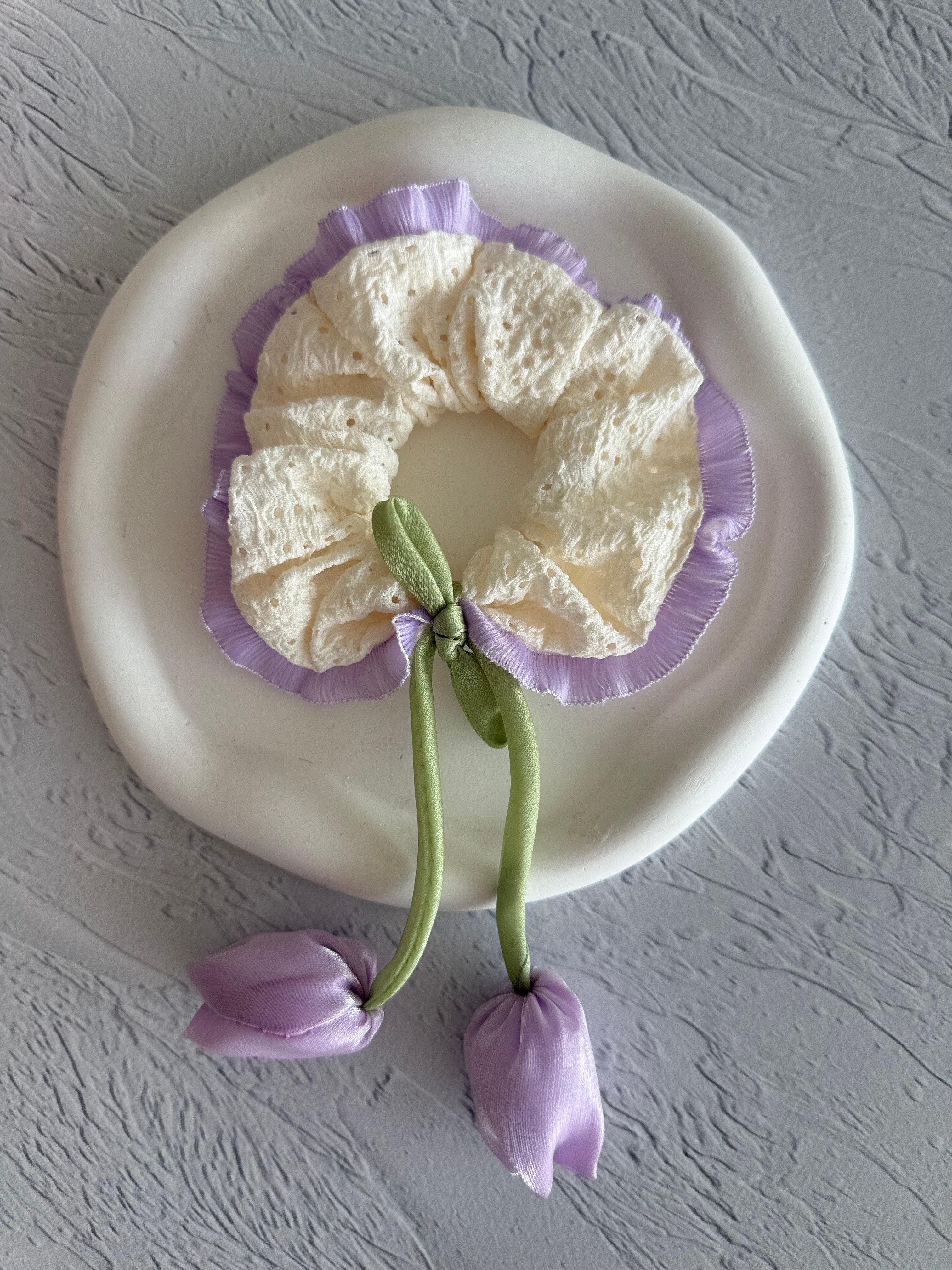 Çiçek Desenli Gipür Dantel Çift Renkli Lale Figürlü 11 cm Simit Toka 