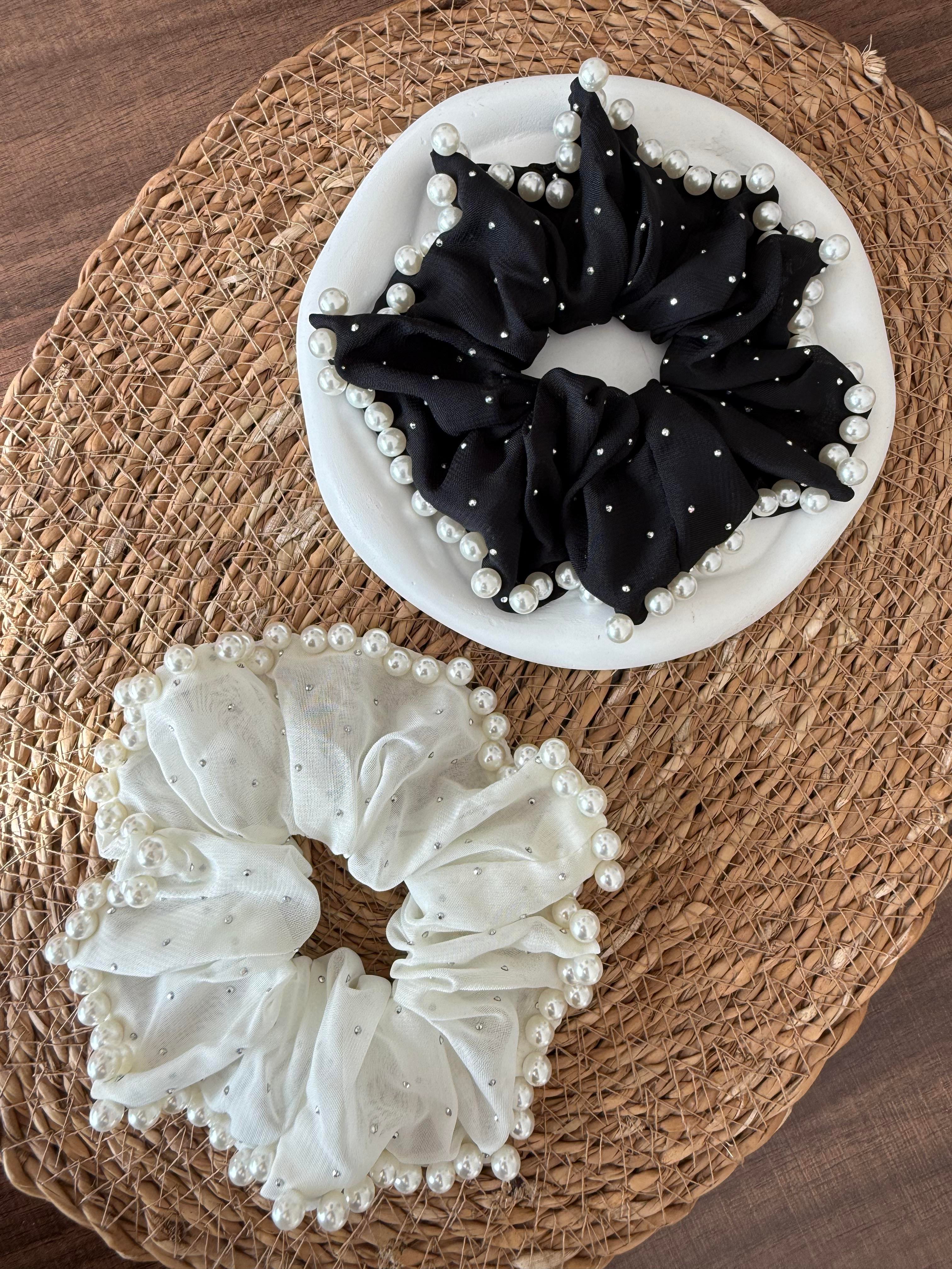 İnci ve Taş Detaylı Scrunchies 