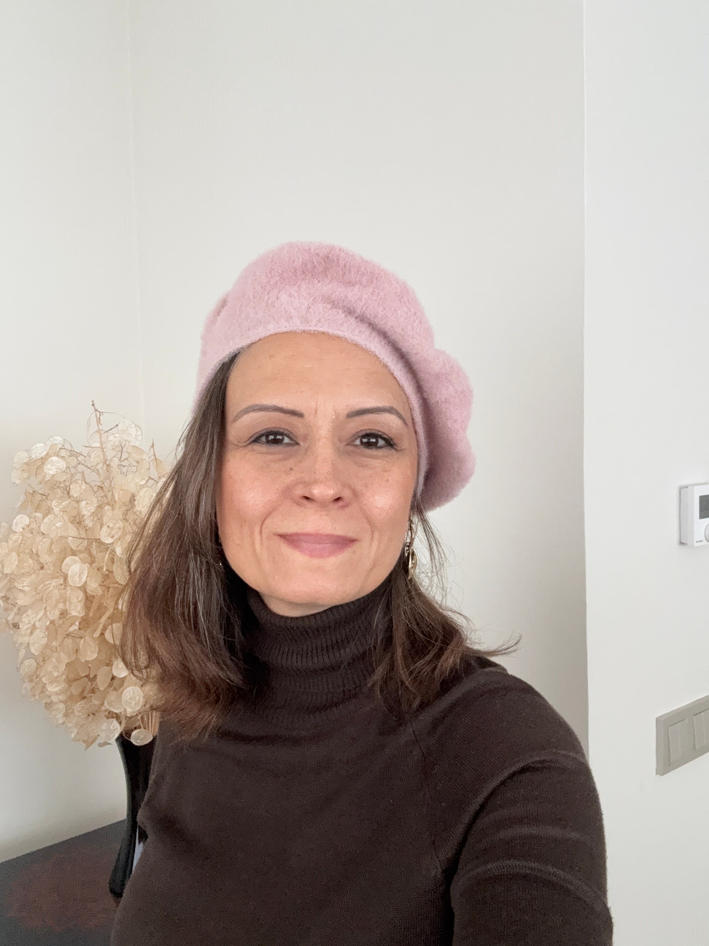 Yumuşak Dokulu Fransız Model Kadın Ressam Beresi 