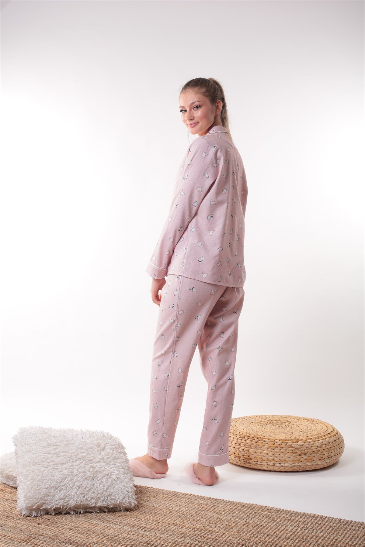 Kedicik Desenli Önden Düğmeli Biyeli Pijama Takımı