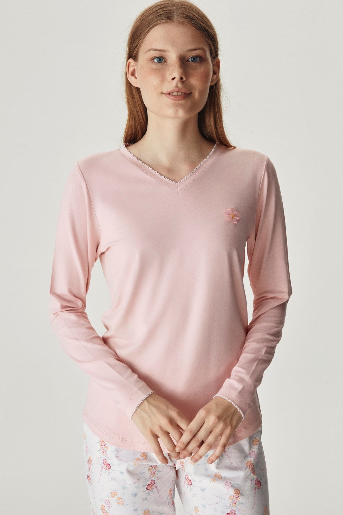 Pudra Çıtır Çiçekli Fırfır Detaylı Süprem Pijama Takımı