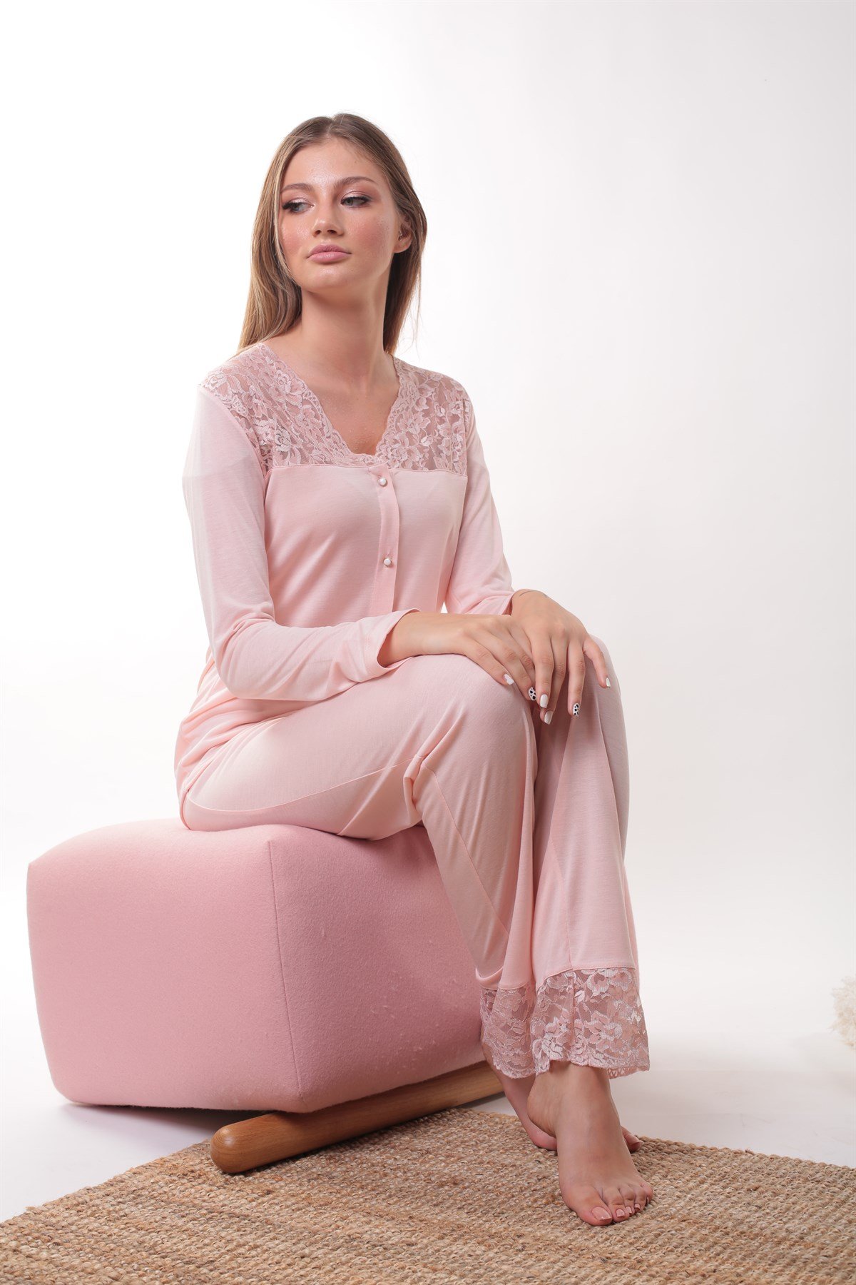Pudra Dantel Robalı Önden Düğmeli Pijama Takımı