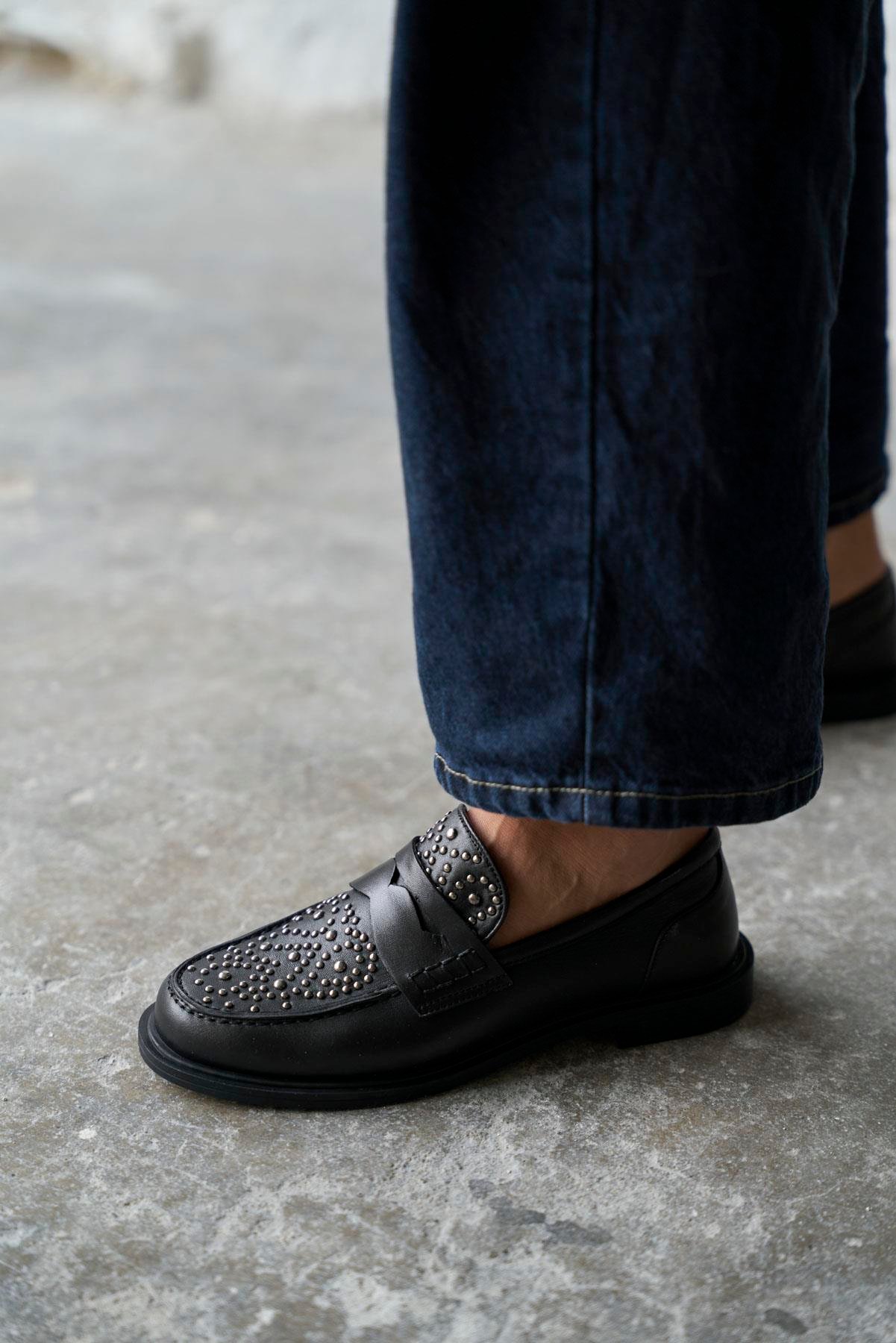 ADİLES SİYAH DERİ MAKOSEN