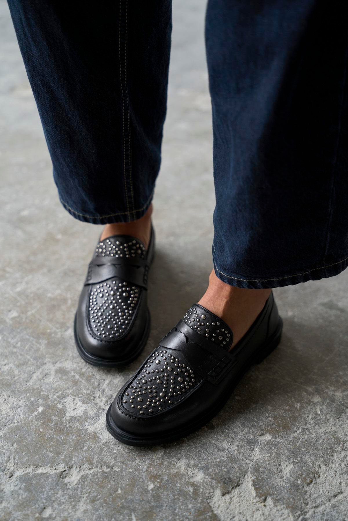 ADİLES SİYAH DERİ MAKOSEN