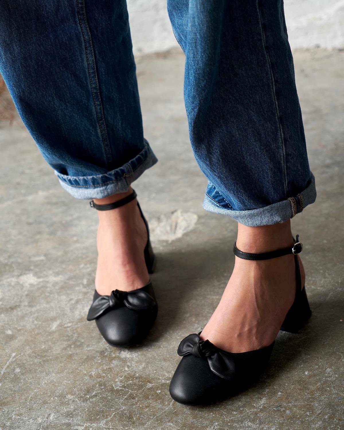 ALEC SİYAH DERİ TOPUKLU AYAKKABI