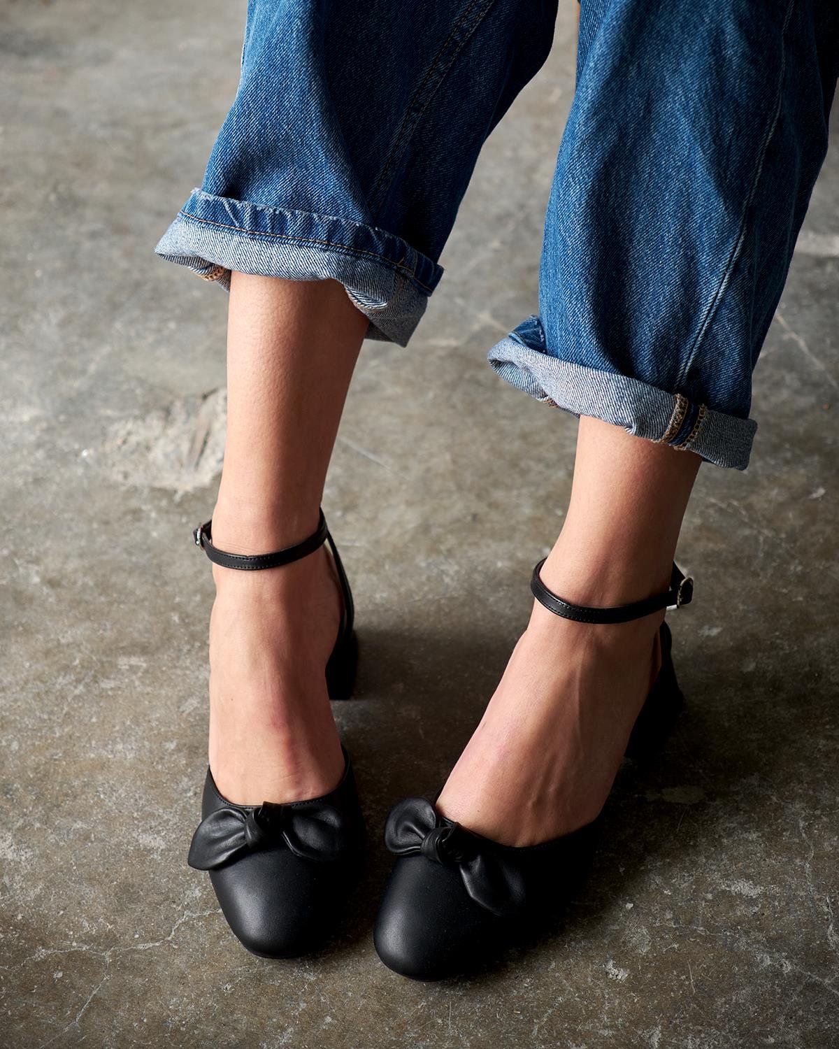 ALEC SİYAH DERİ TOPUKLU AYAKKABI