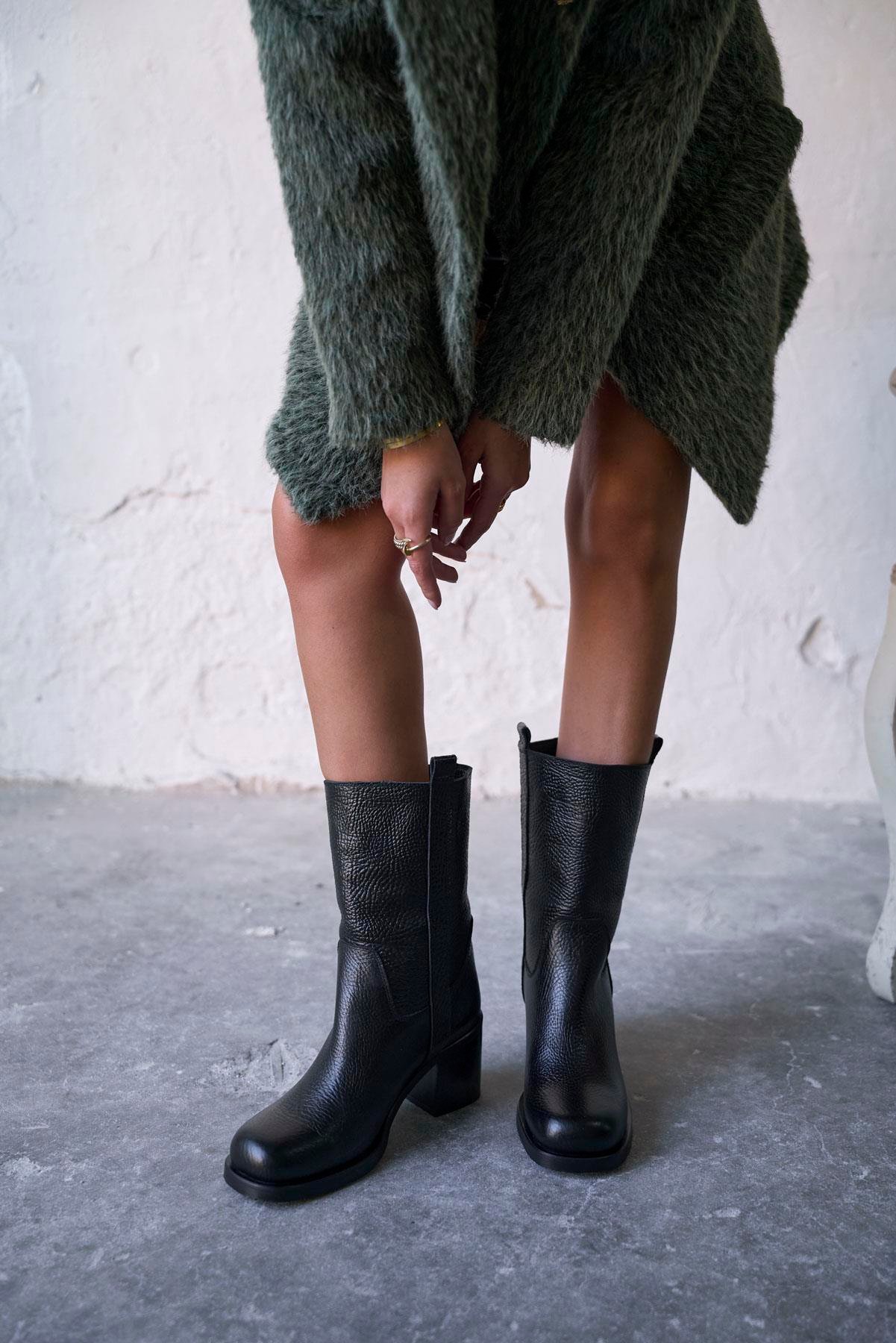 ALMO SİYAH DERİ ÇİZME