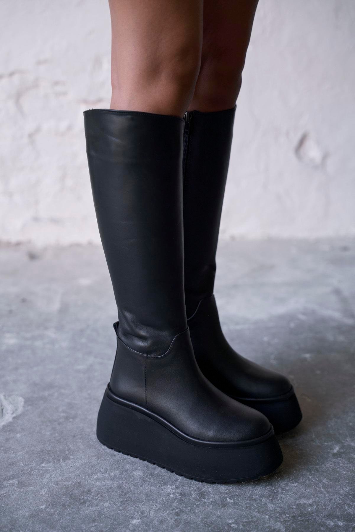 ARİAS SİYAH DERİ ÇİZME