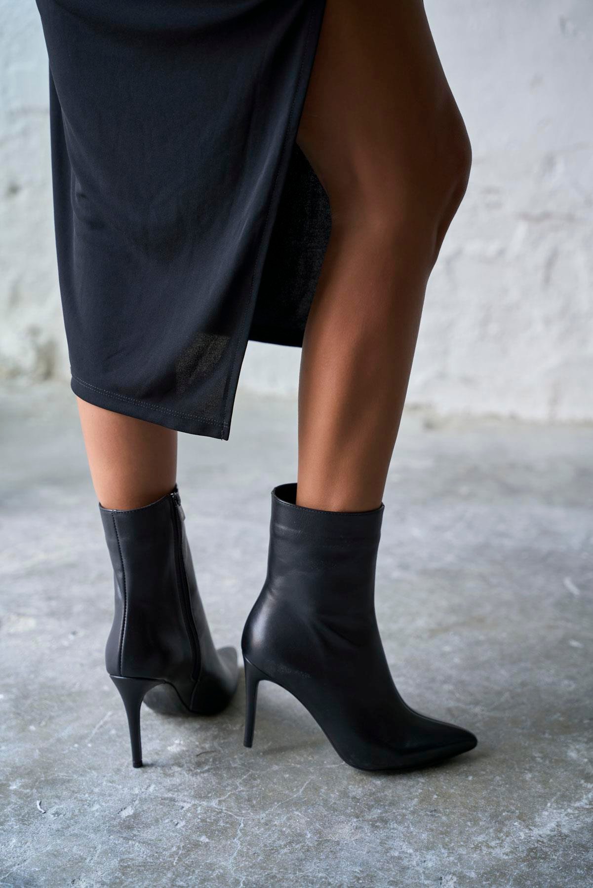 ARİS SİYAH DERİ TOPUKLU BOT