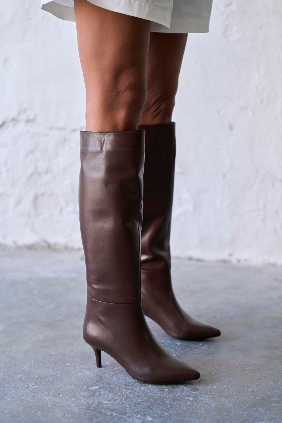 AURA KAHVE DERİ ÇİZME