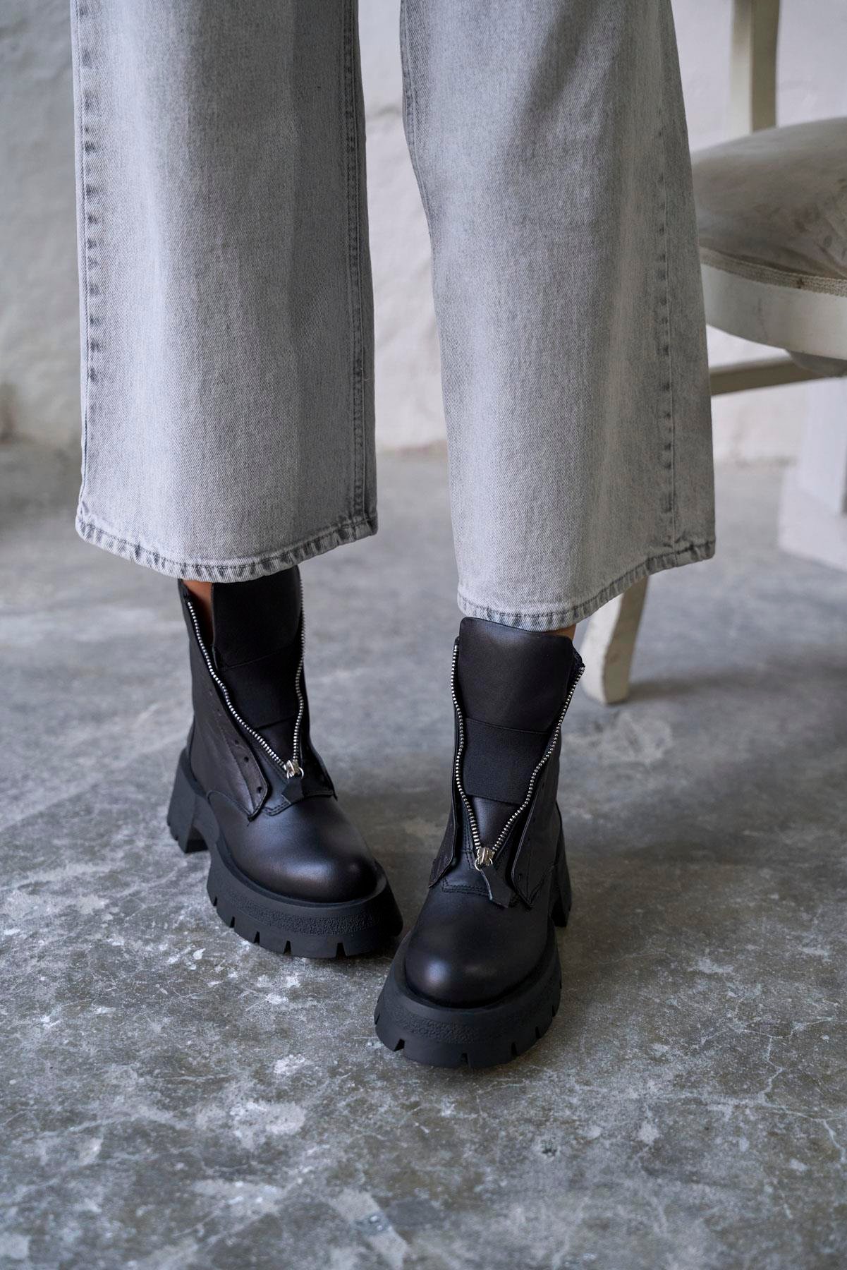 AVANE SİYAH DERİ BOT