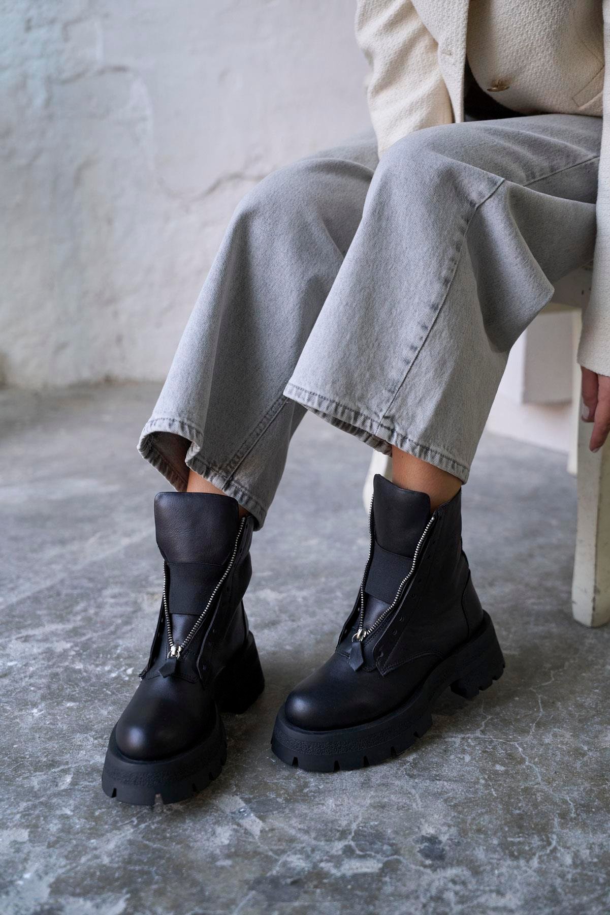 AVANE SİYAH DERİ BOT