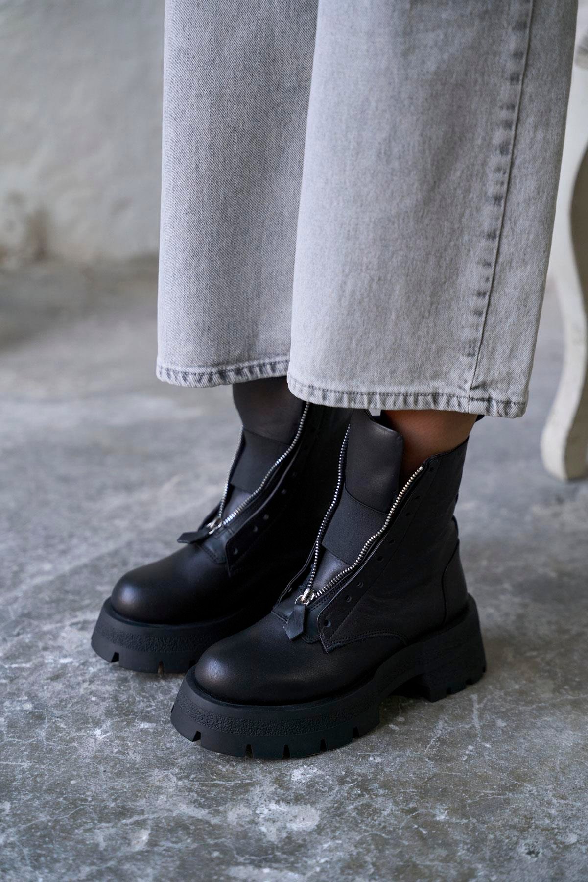AVANE SİYAH DERİ BOT