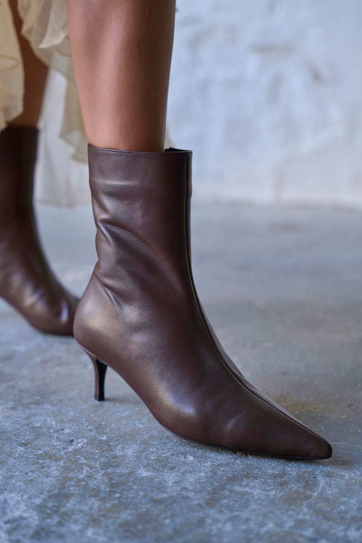 BEFF KAHVE DERİ TOPUKLU BOT