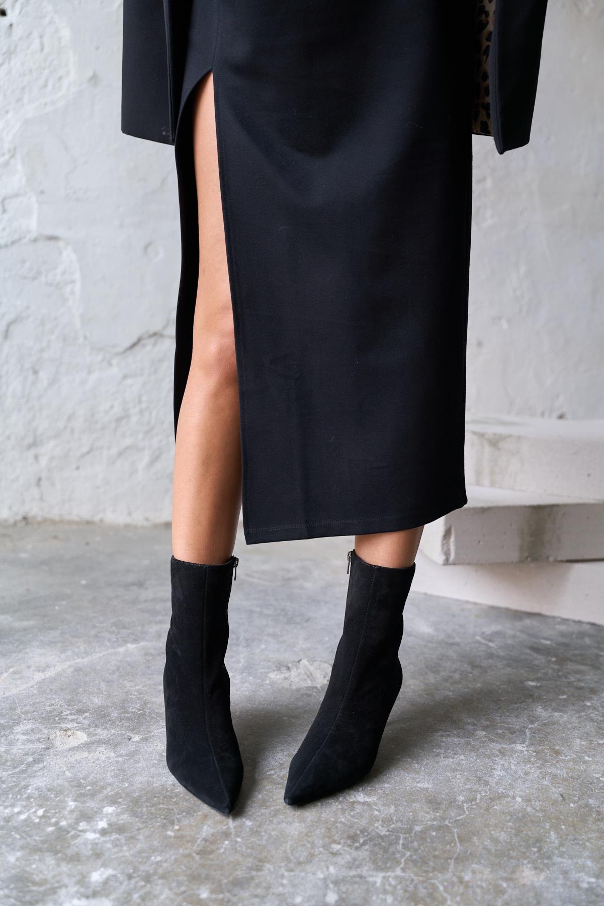 BEFF SİYAH SÜET TOPUKLU BOT