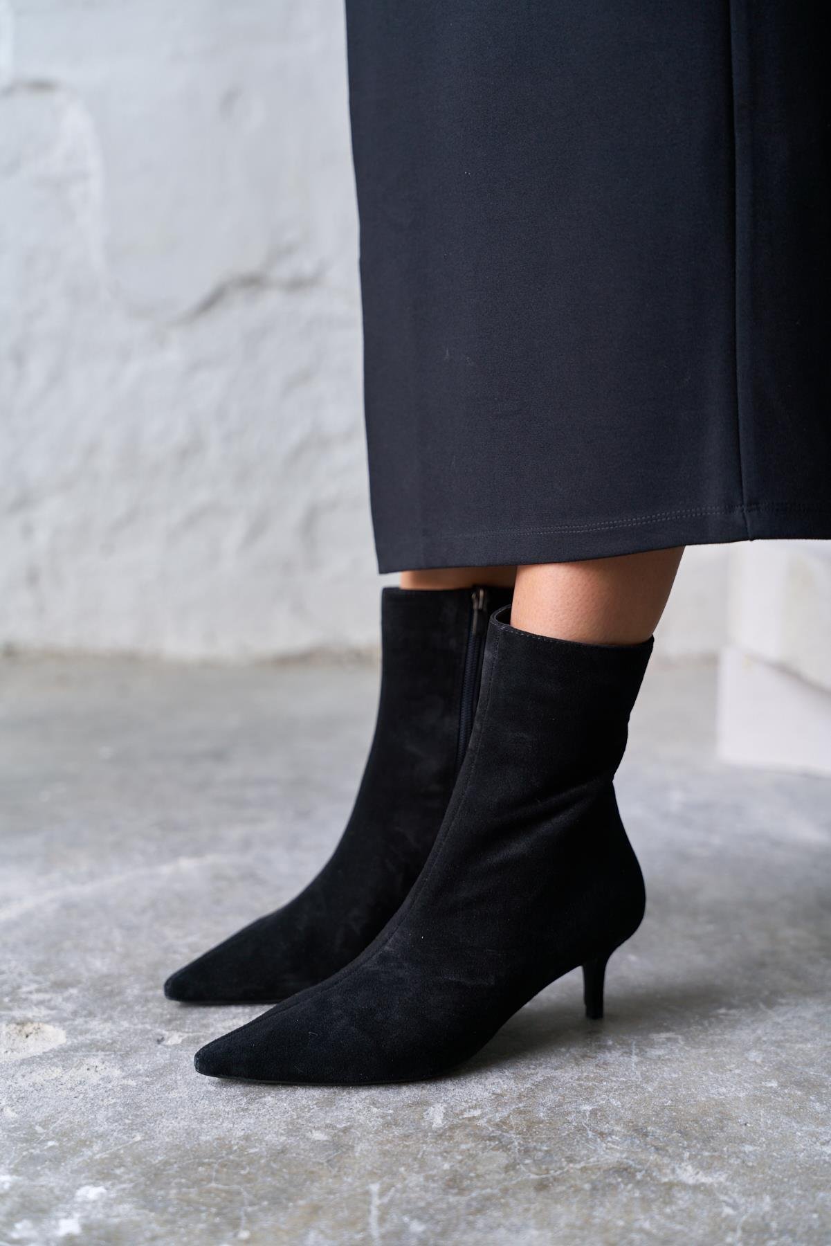 BEFF SİYAH SÜET TOPUKLU BOT