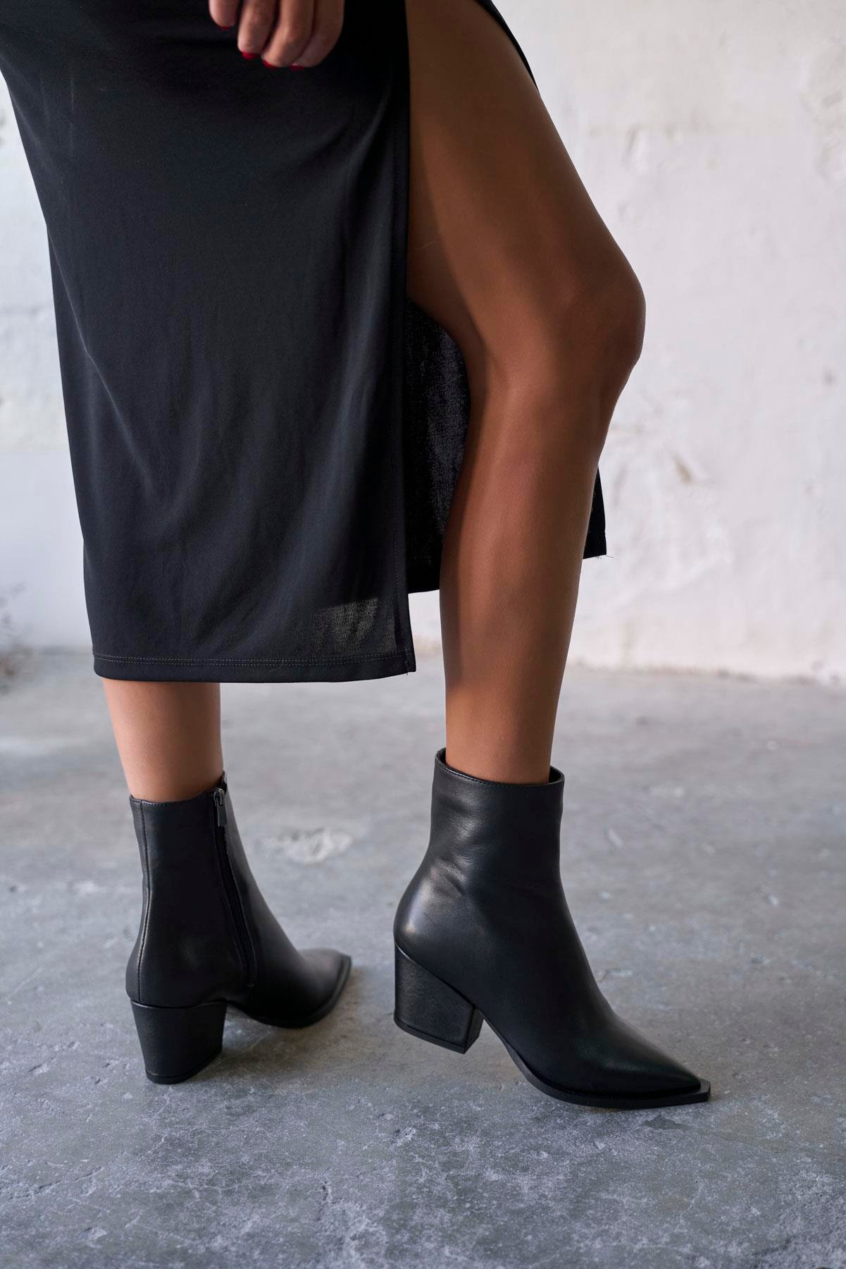 BONDİ SİYAH DERİ BOT