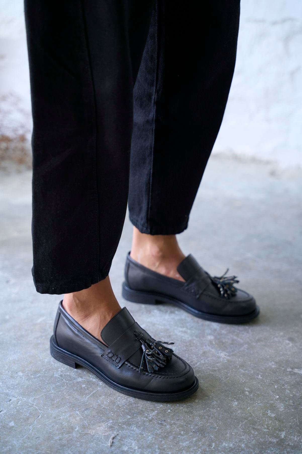 BREDA SİYAH DERİ MAKOSEN