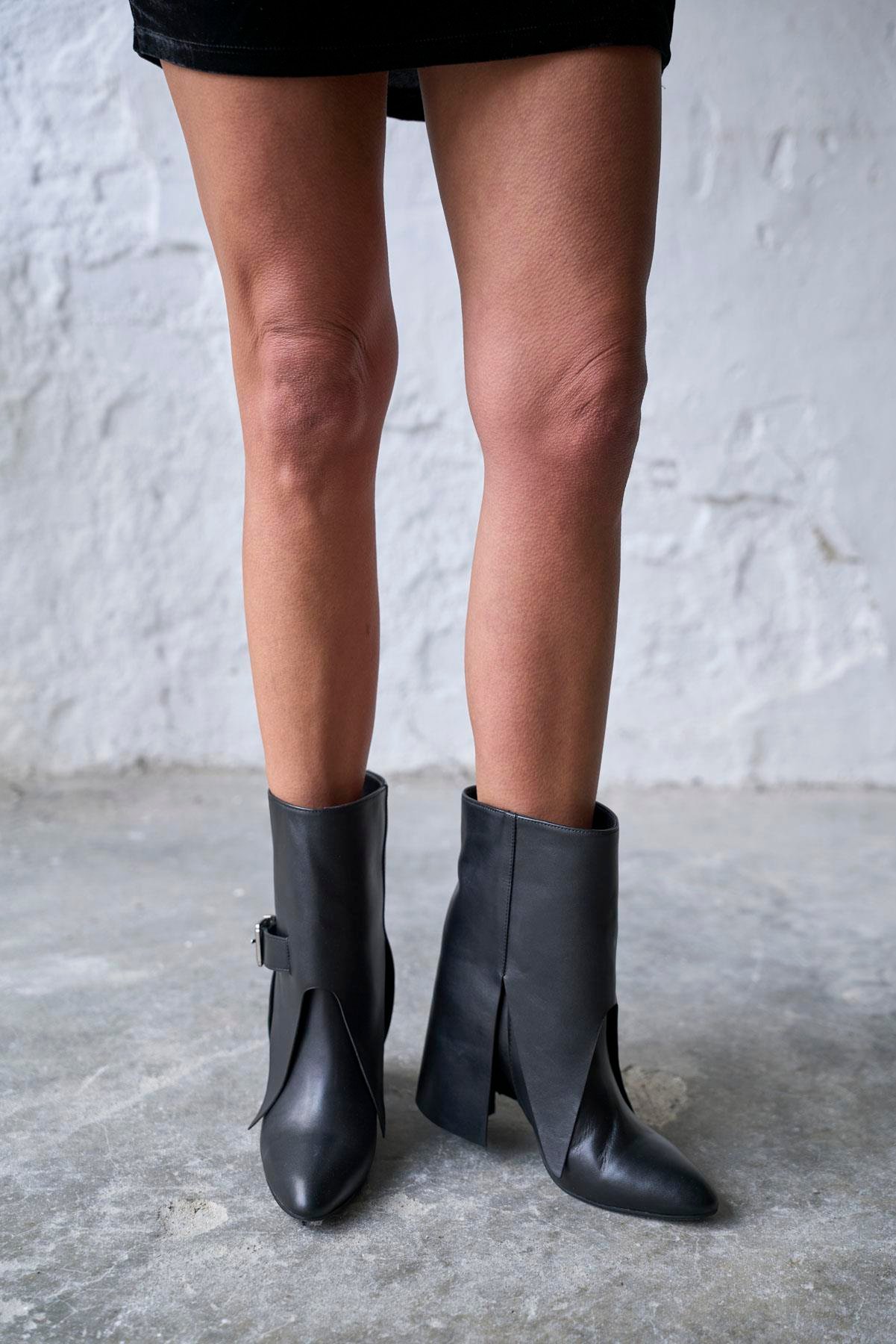 CERNY SİYAH DERİ TOPUKLU BOT