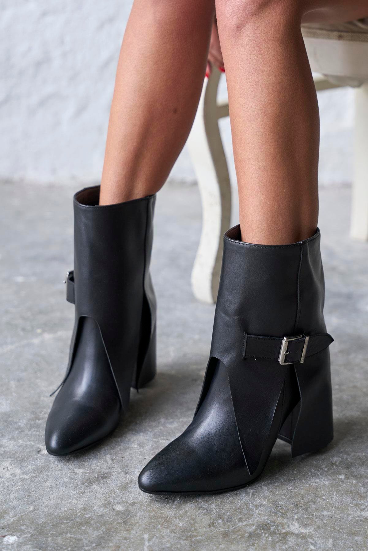 CERNY SİYAH DERİ TOPUKLU BOT