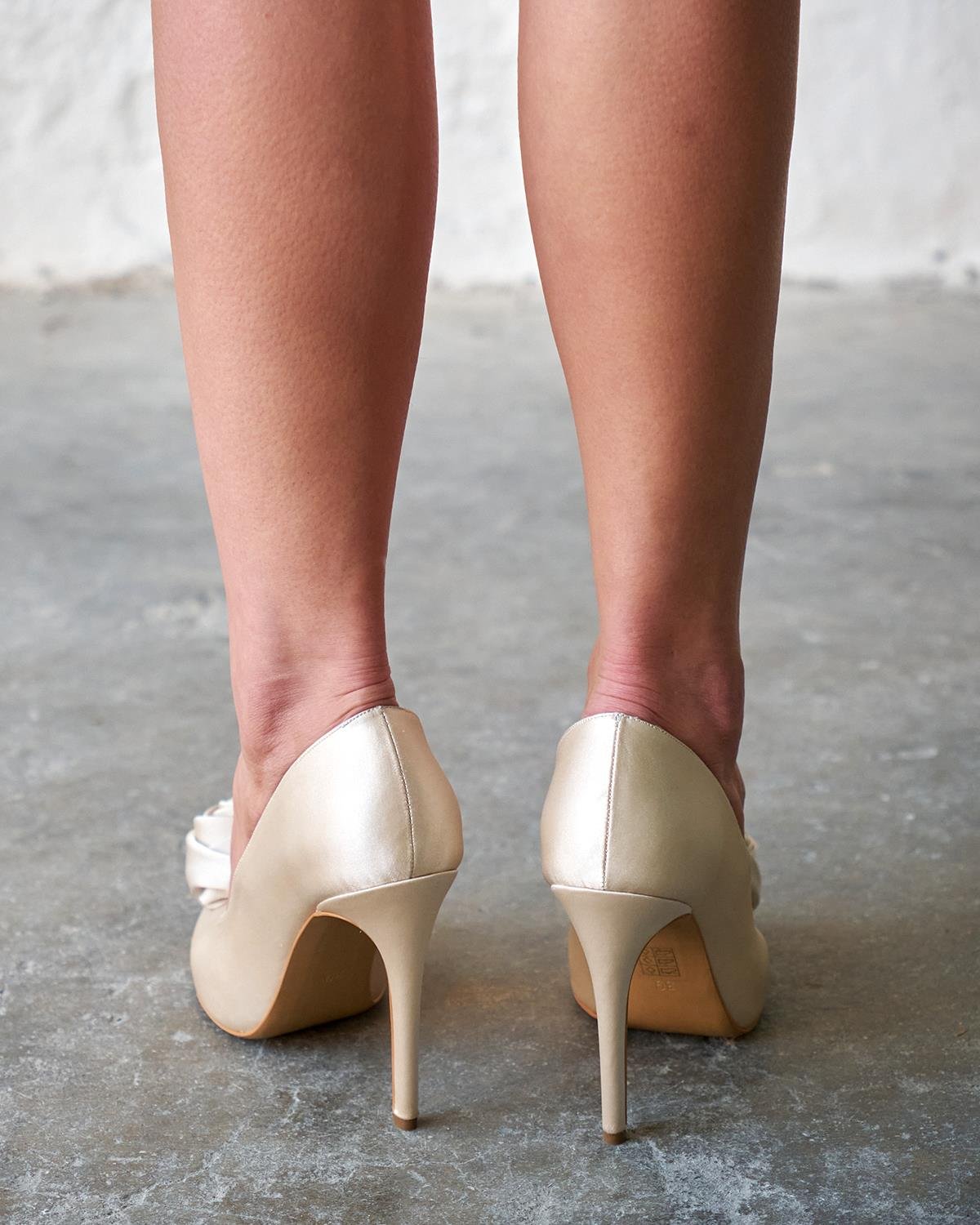 CLAYS BEJ SATEN TOPUKLU AYAKKABI