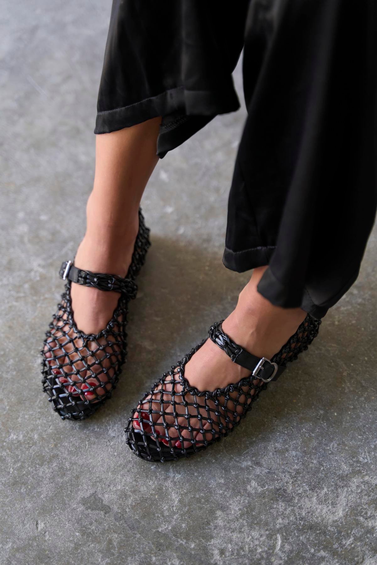 COLBY SİYAH DERİ BABET