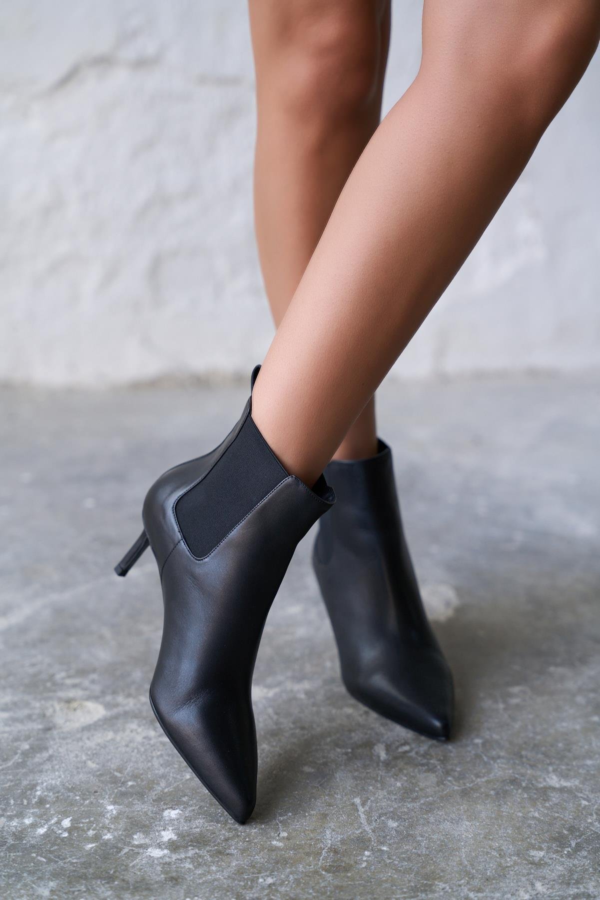 CREMO SİYAH DERİ TOPUKLU BOT