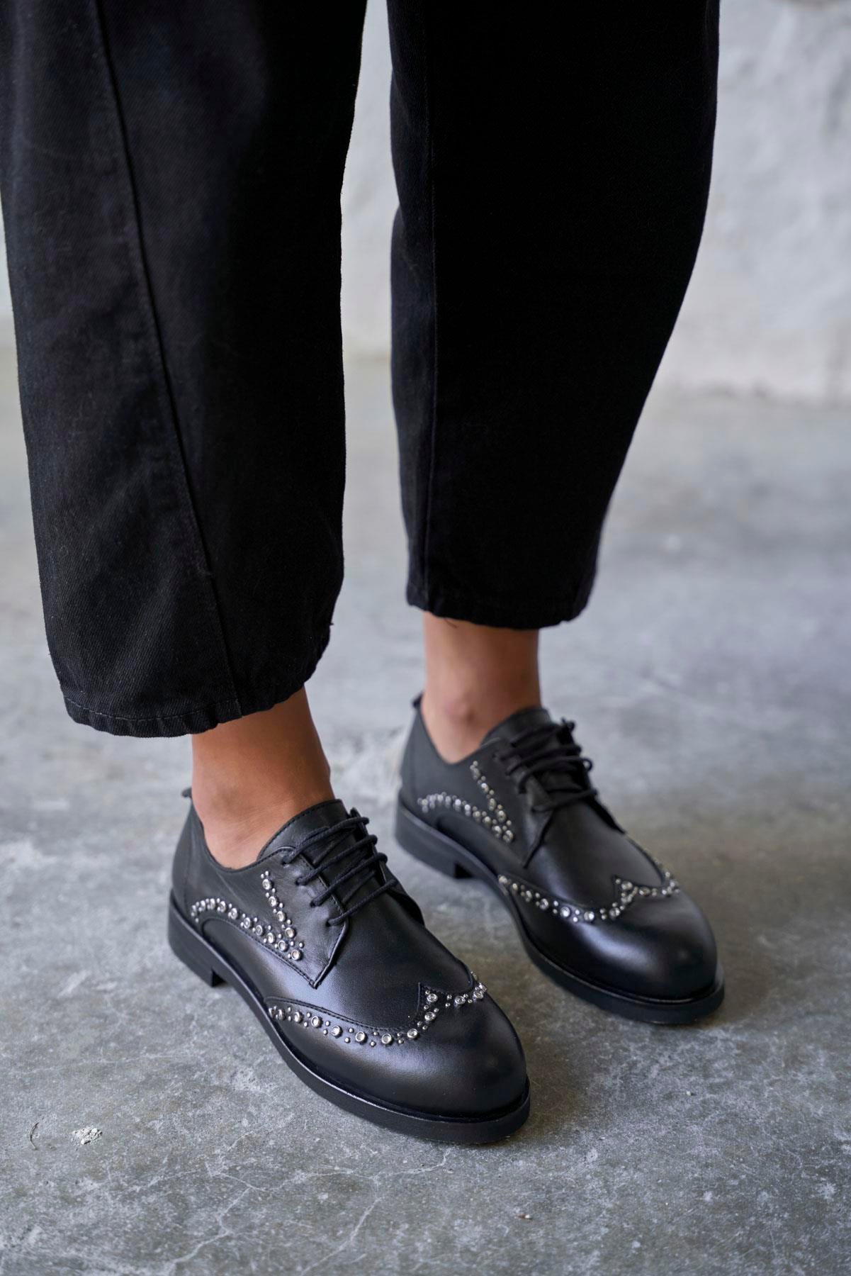 DAFFY SİYAH DERİ MAKOSEN