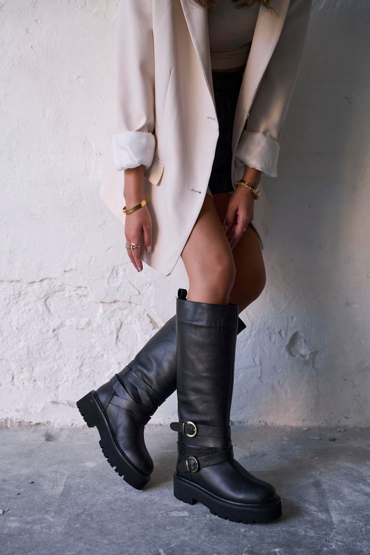 DİSNEA SİYAH DERİ ÇİZME