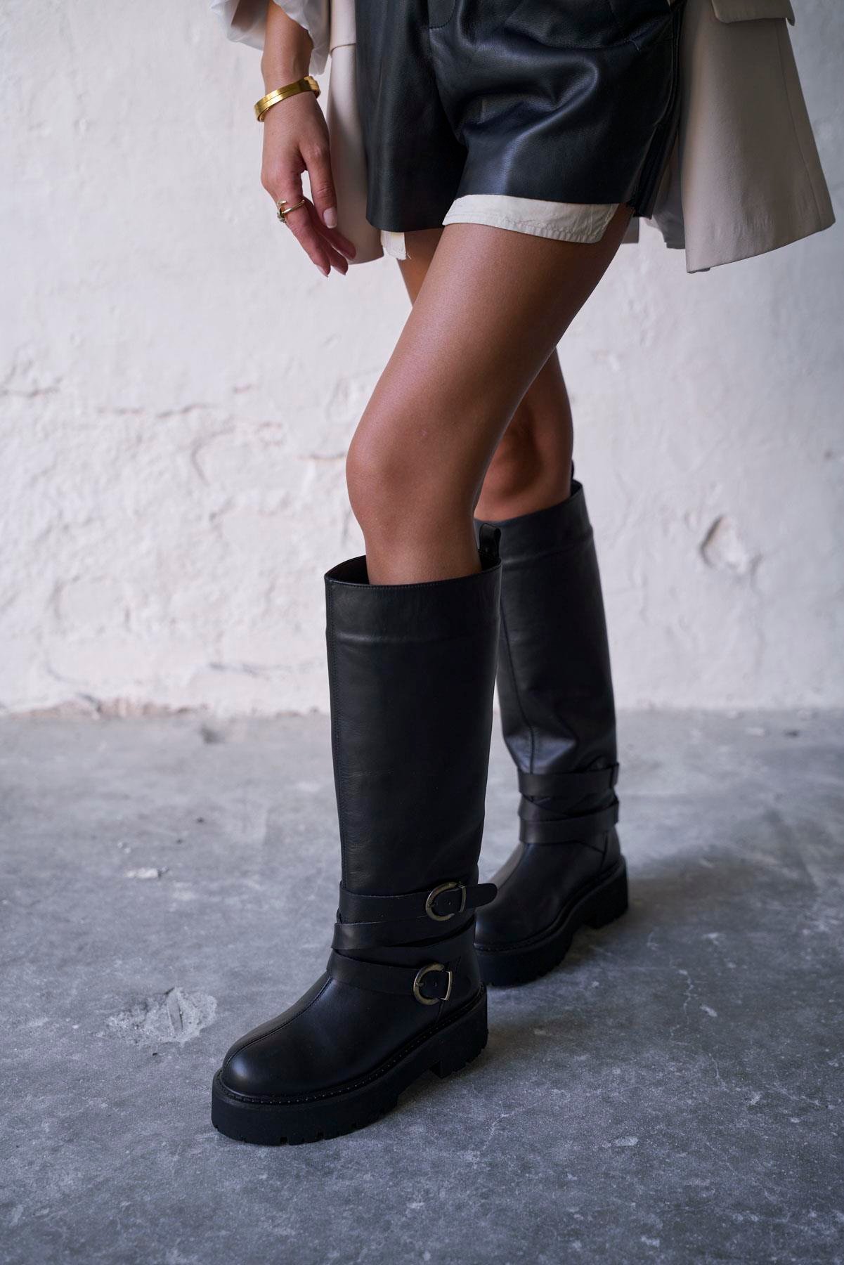 DİSNEA SİYAH DERİ ÇİZME